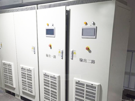 ¿Cuáles son los modos de control para fuentes de alimentación de alto voltaje?
